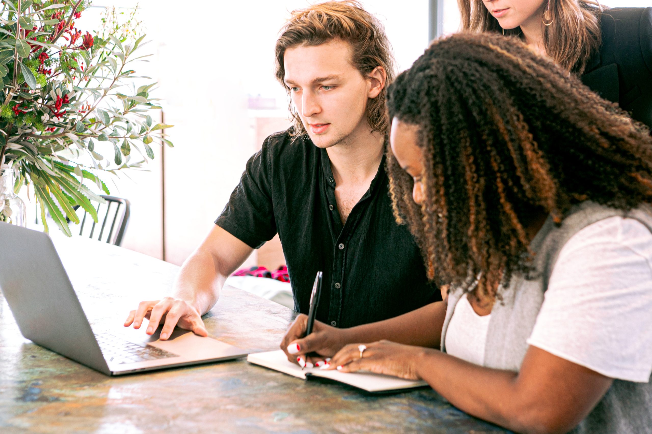 Crm en español para evitar el descontrol